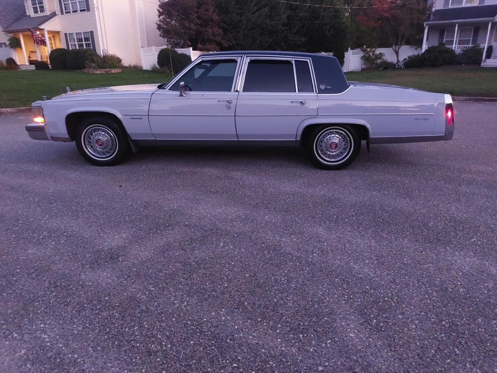 1981 Cadillac Fleetwood BROUGHAM - photo 4