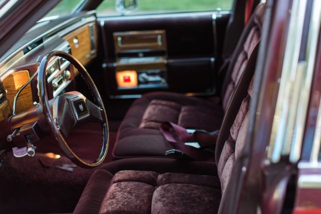 1981 Cadillac Fleetwood Brougham - photo 11
