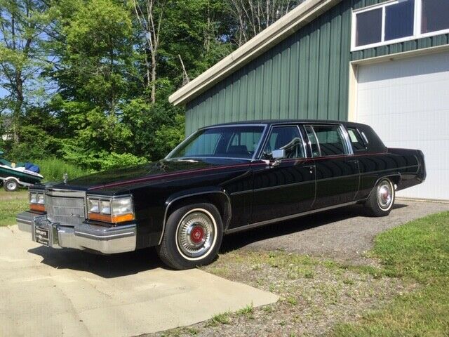 1981 Cadillac Fleetwood Limousine - photo 2