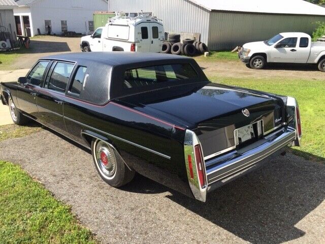 1981 Cadillac Fleetwood Limousine - photo 3