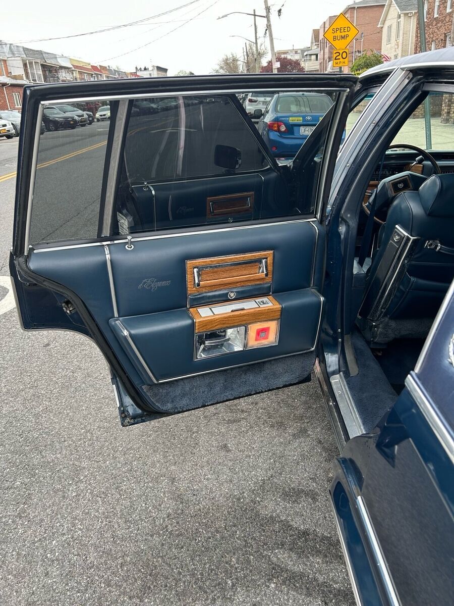 1981 Cadillac Fleetwood BROUGHAM - photo 5