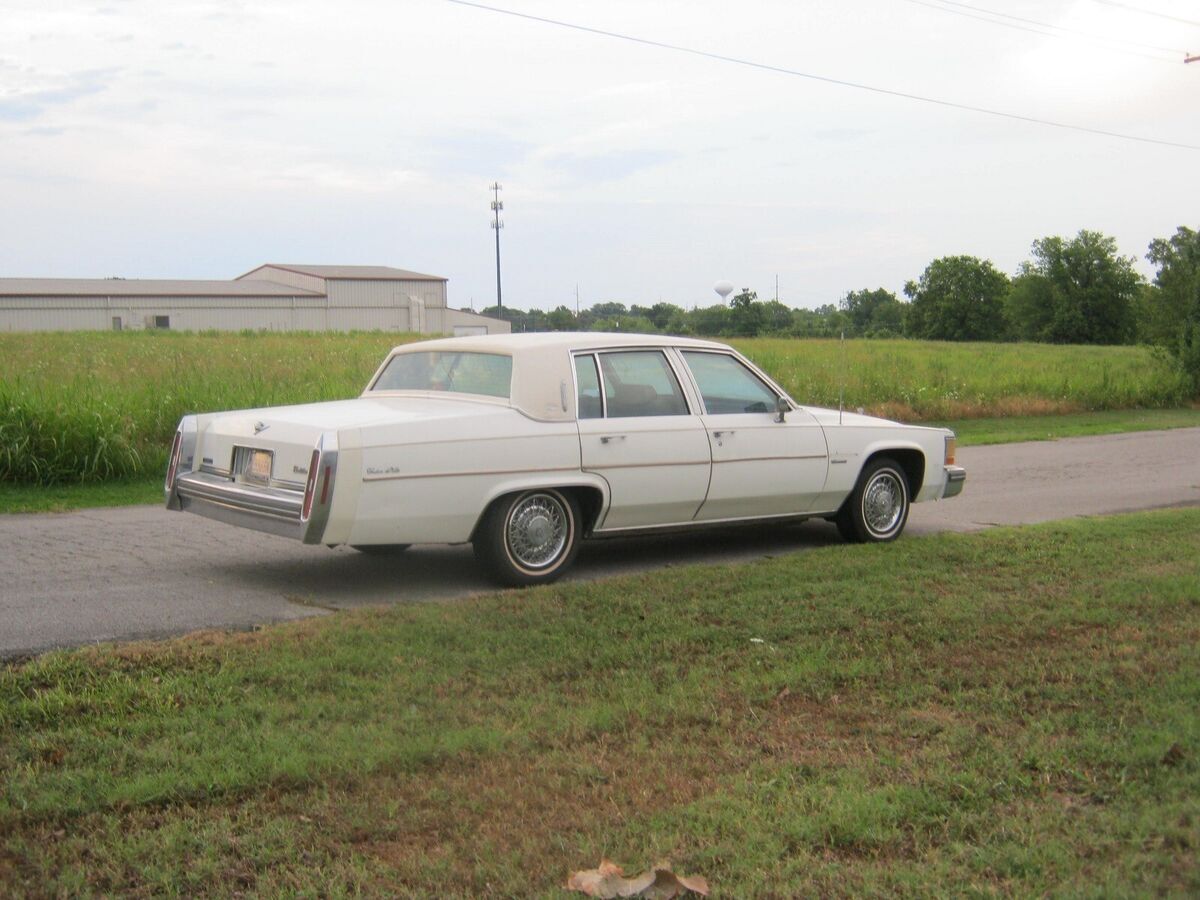 1981 CADILLAC SEDAN DEVILLE D'ELEGANCE  AM/FM/CB/8 TRACK 30,637 MILES 1981 Cadillac DeVille D'ELEGANCE