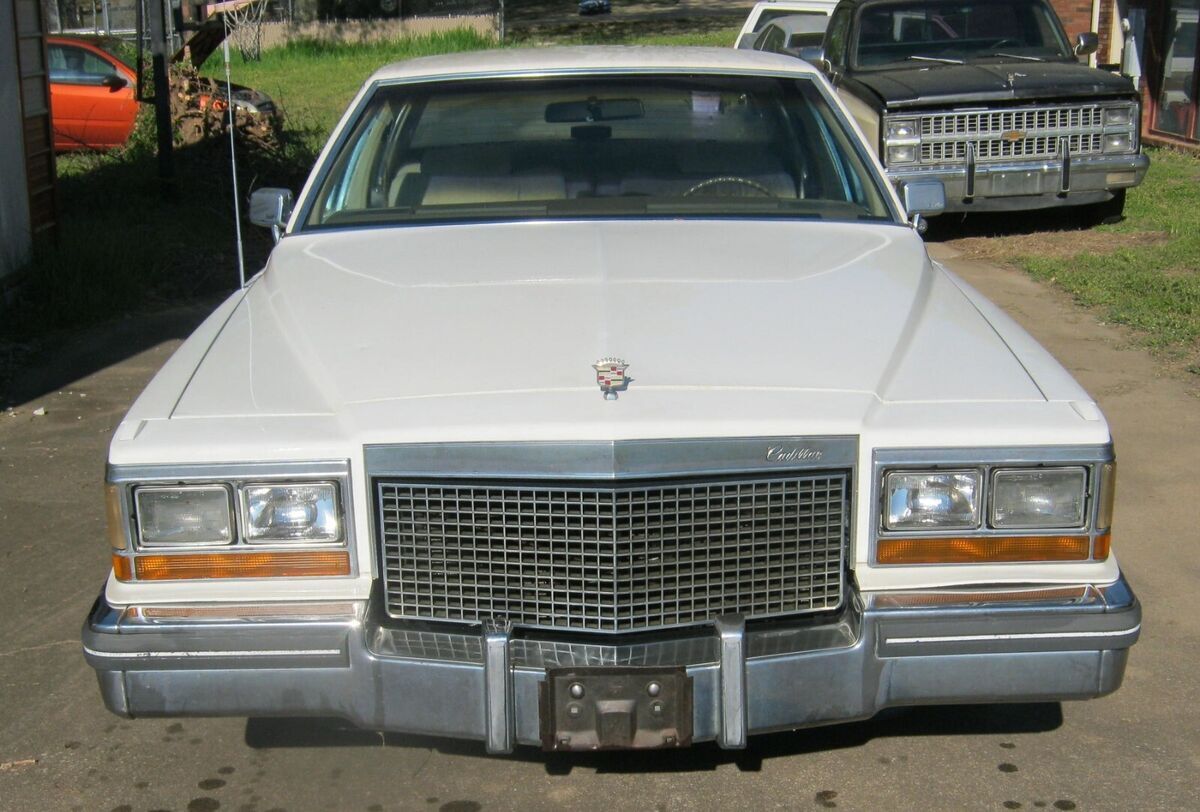 1981 Cadillac DeVille D'ELEGANCE - photo 2