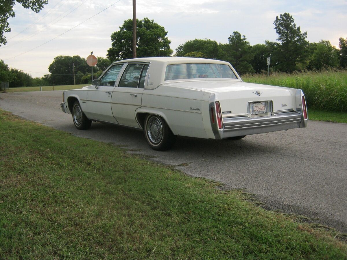 1981 Cadillac DeVille D'ELEGANCE - photo 4