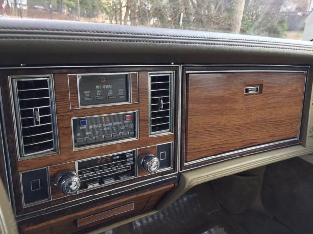 1981 Cadillac Seville Roadster - photo 10