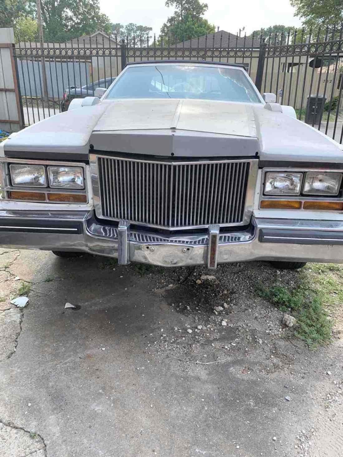 1981 Cadillac Seville - photo 2