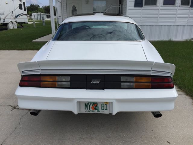 1981 Chevrolet Camaro - photo 4