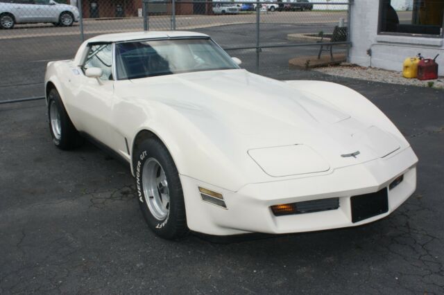 1981 Chevrolet Corvette - photo 3
