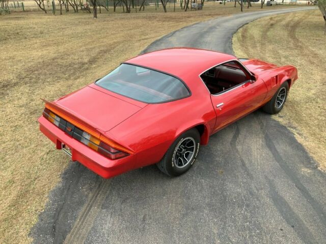 1981 Chevrolet Camaro Rare 4 speed Z/28 AC PS PB nice car - photo 10