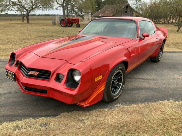 1981 Chevrolet Camaro Rare 4 speed Z/28 AC PS PB nice car - photo 3