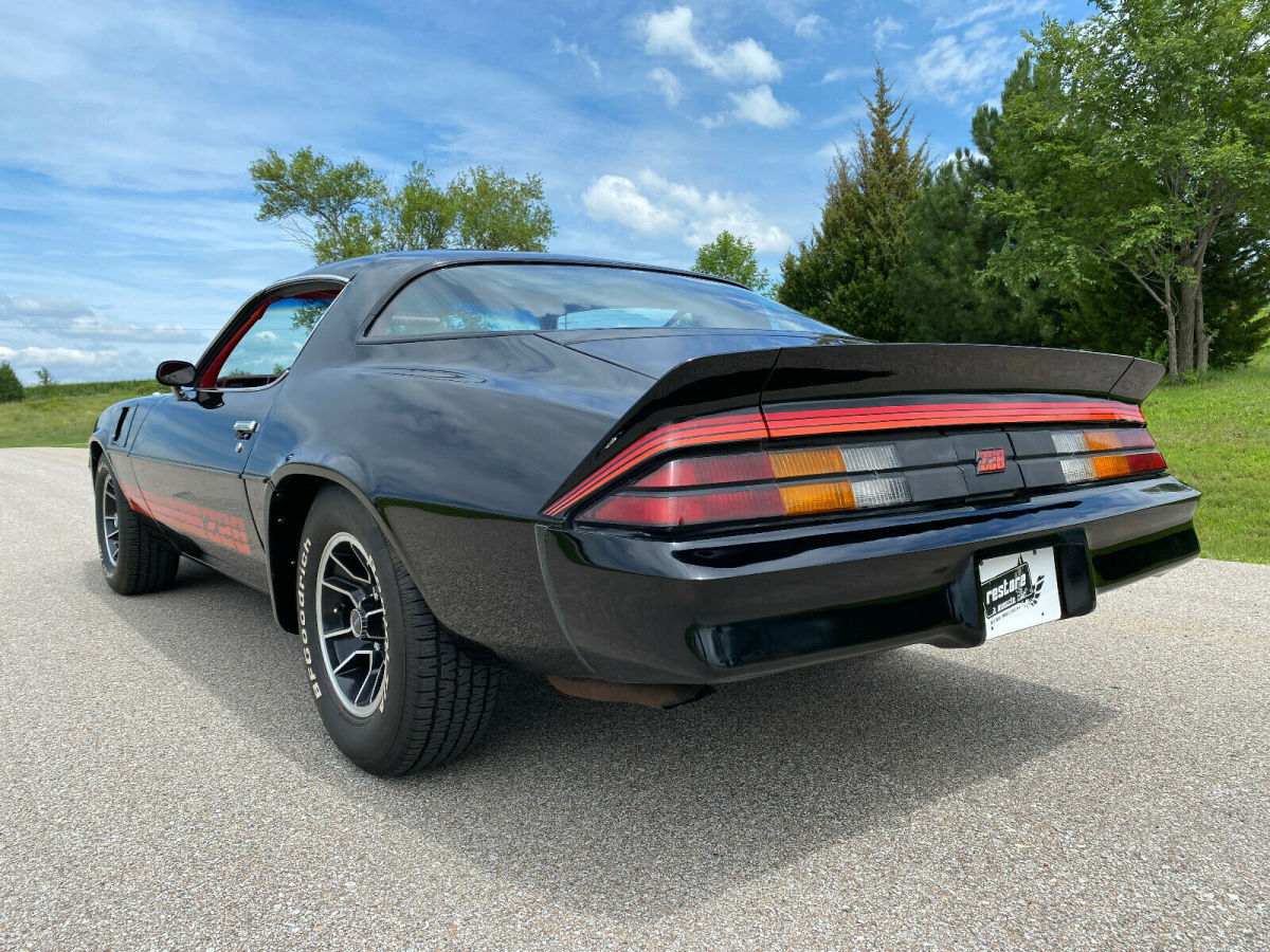 1981 Chevrolet Camaro Z28, 305ci - 4 Spd, T-Tops, 77k miles, Very Clean - photo 5