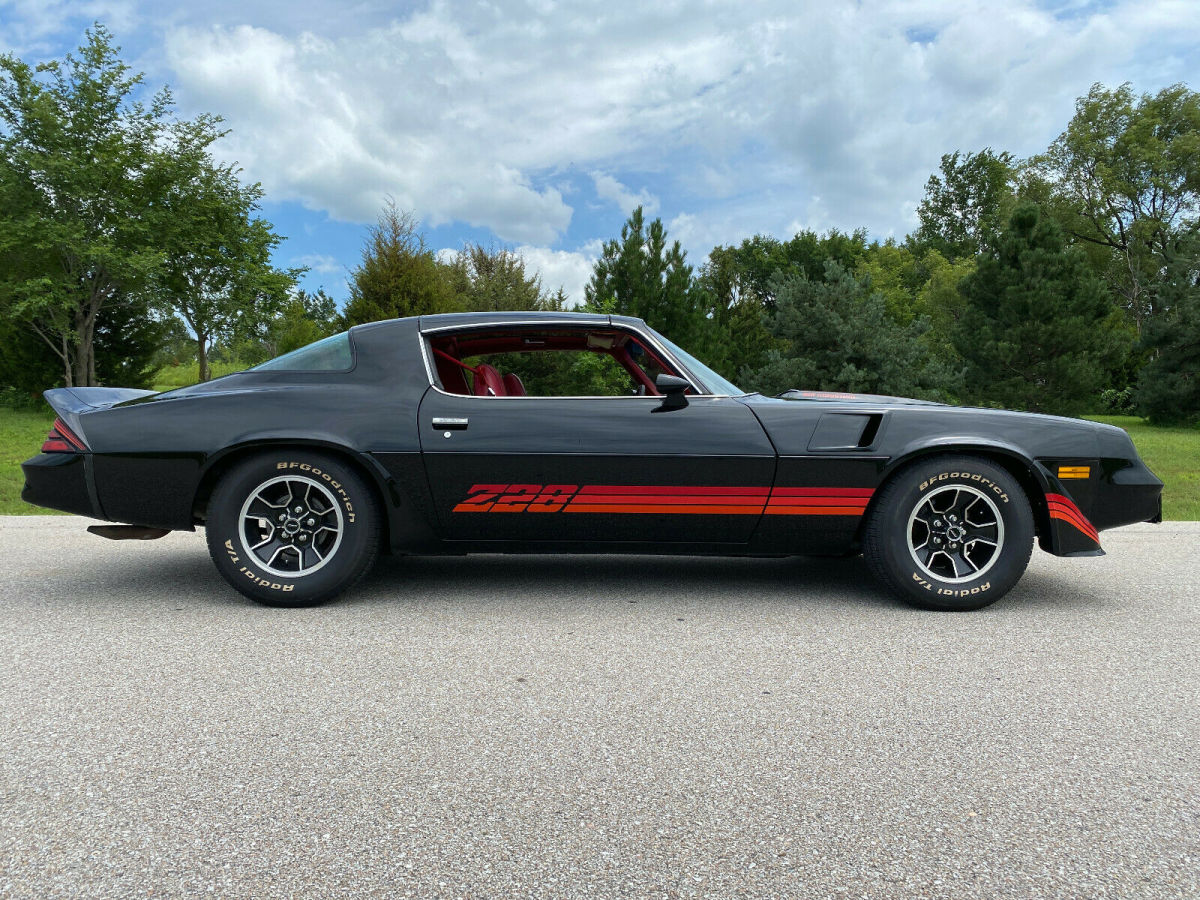 1981 Chevrolet Camaro Z28, 305ci - 4 Spd, T-Tops, 77k miles, Very Clean - photo 9