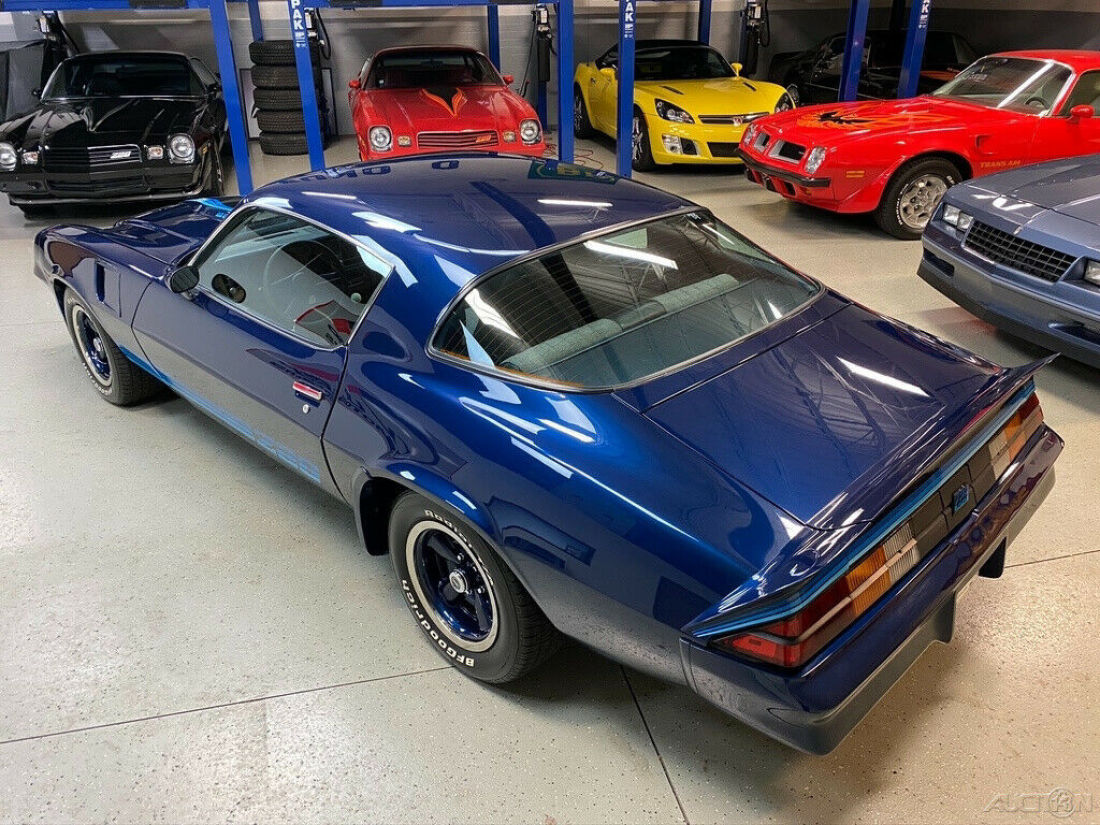 1981 Chevrolet Camaro Z28 350 CID 4 Speed - photo 5