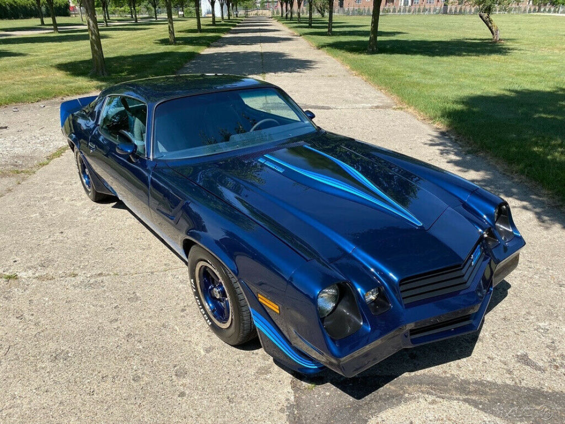 1981 Chevrolet Camaro Z28 350 CID 4 Speed - photo 9