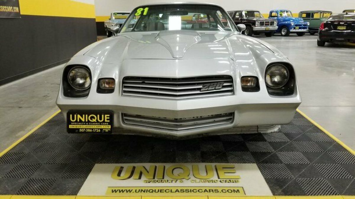 1981 Chevrolet Camaro Z28 - photo 2
