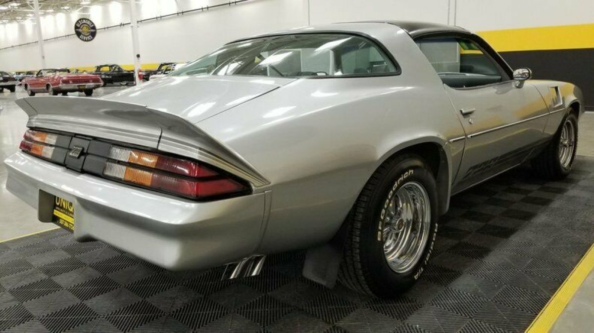 1981 Chevrolet Camaro Z28 - photo 4