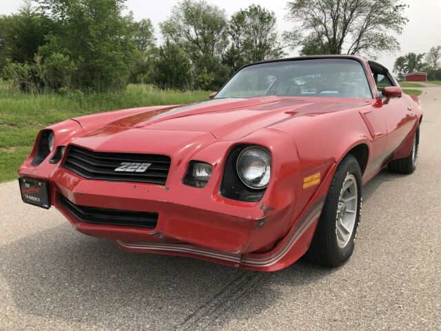1981 Chevrolet Camaro Z28, 350ci - Auto, T-Tops, 60k miles, Red - photo 4