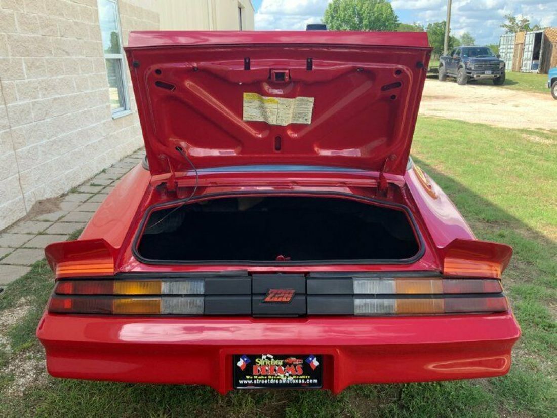 1981 Chevrolet Camaro Z/28 4-Speed, Loaded - photo 4