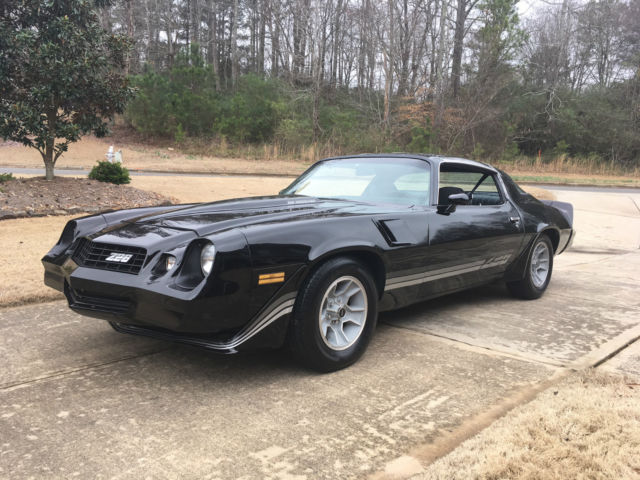 1981 Chevrolet Camaro Z28 Coupe 2-Door - photo 2