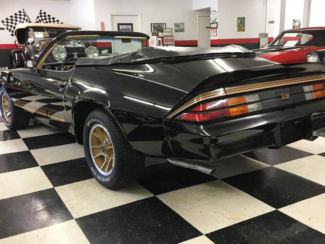1981 Chevrolet Camaro - photo 3