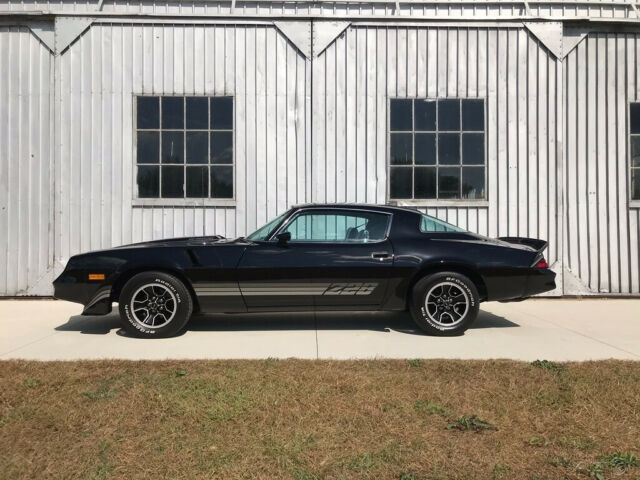 1981 Chevrolet Camaro Z28 - photo 3