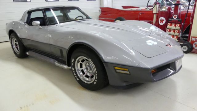 1981 Chevrolet Corvette 15828 Miles Silver Coupe V8 5.7L Manual 4-Speed 1981 Chevrolet Corvette --