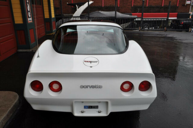 1981 Chevrolet Corvette 1981 9k Org Miles White/Red Org Docs Loaded! - photo 4