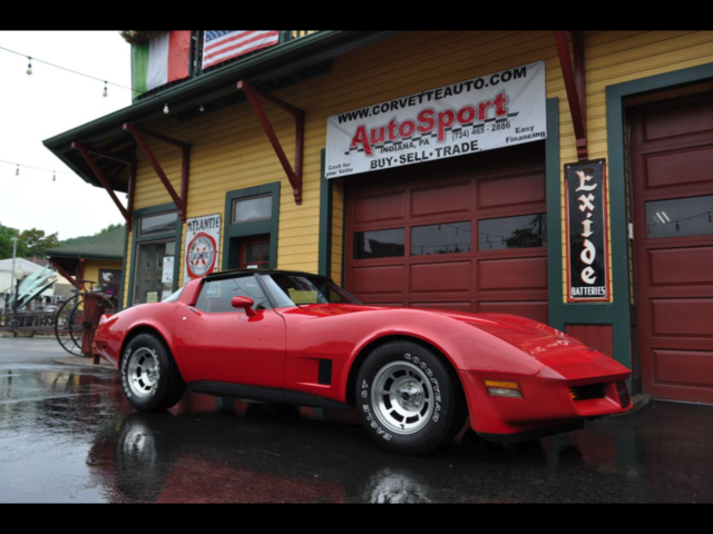 1981 Chevrolet Corvette 1981 Red/Red 19k Org Miles Org Docs! - photo 2