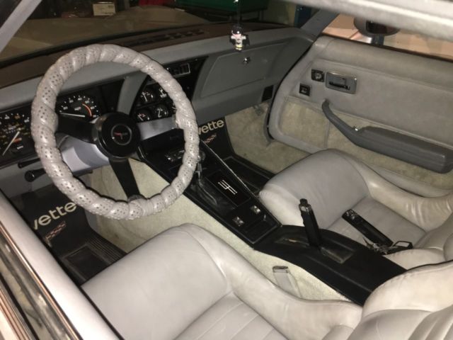 1981 Chevrolet Corvette - photo 8