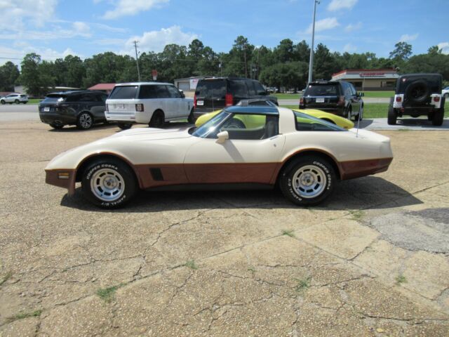 1981 Chevrolet Corvette BOWLING GREEN EDITION - photo 5