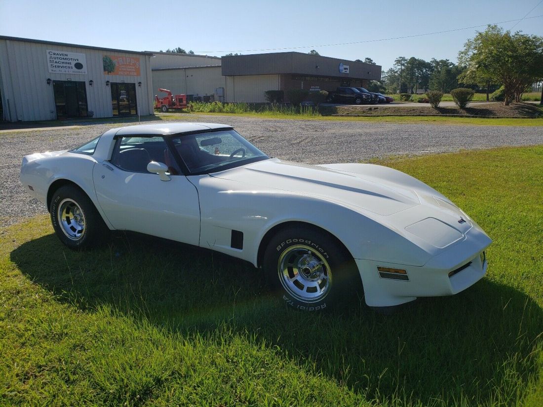 1981 Chevrolet Corvette red