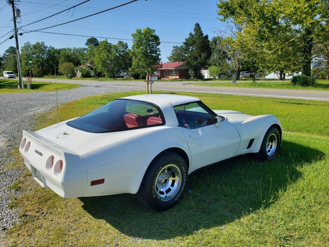 1981 Chevrolet Corvette red - photo 5