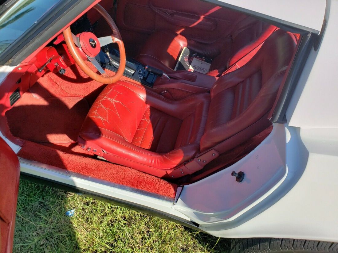 1981 Chevrolet Corvette red - photo 6