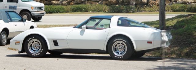 1981 Chevrolet Corvette Low Miles Automatic Glass T-Tops - photo 10