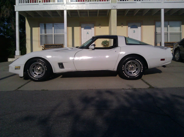 1981 Chevrolet Corvette - photo 3