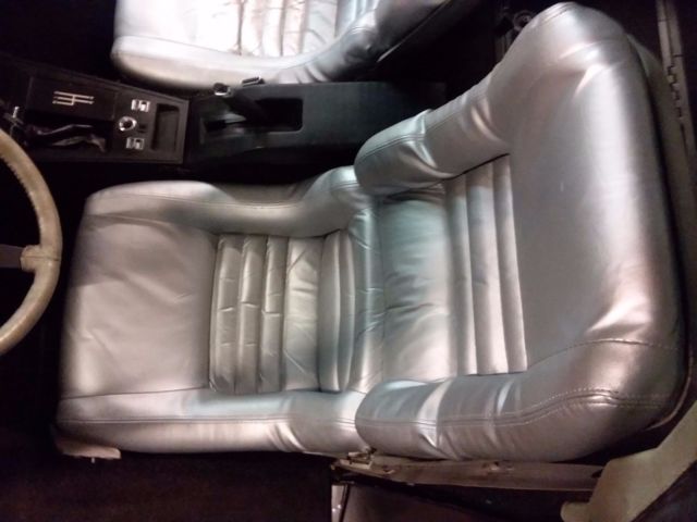 1981 Chevrolet Corvette leather - photo 10