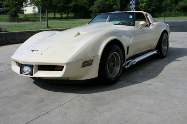 1981 Chevrolet Corvette 2-DR Coupe - photo 3