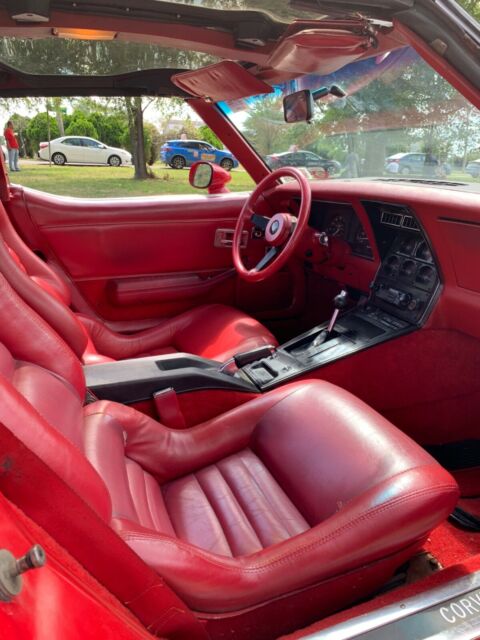 1981 Chevrolet Corvette Base corvette with t-tops, fully loaded - photo 4