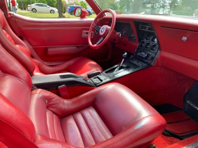 1981 Chevrolet Corvette Base corvette with t-tops, fully loaded - photo 9