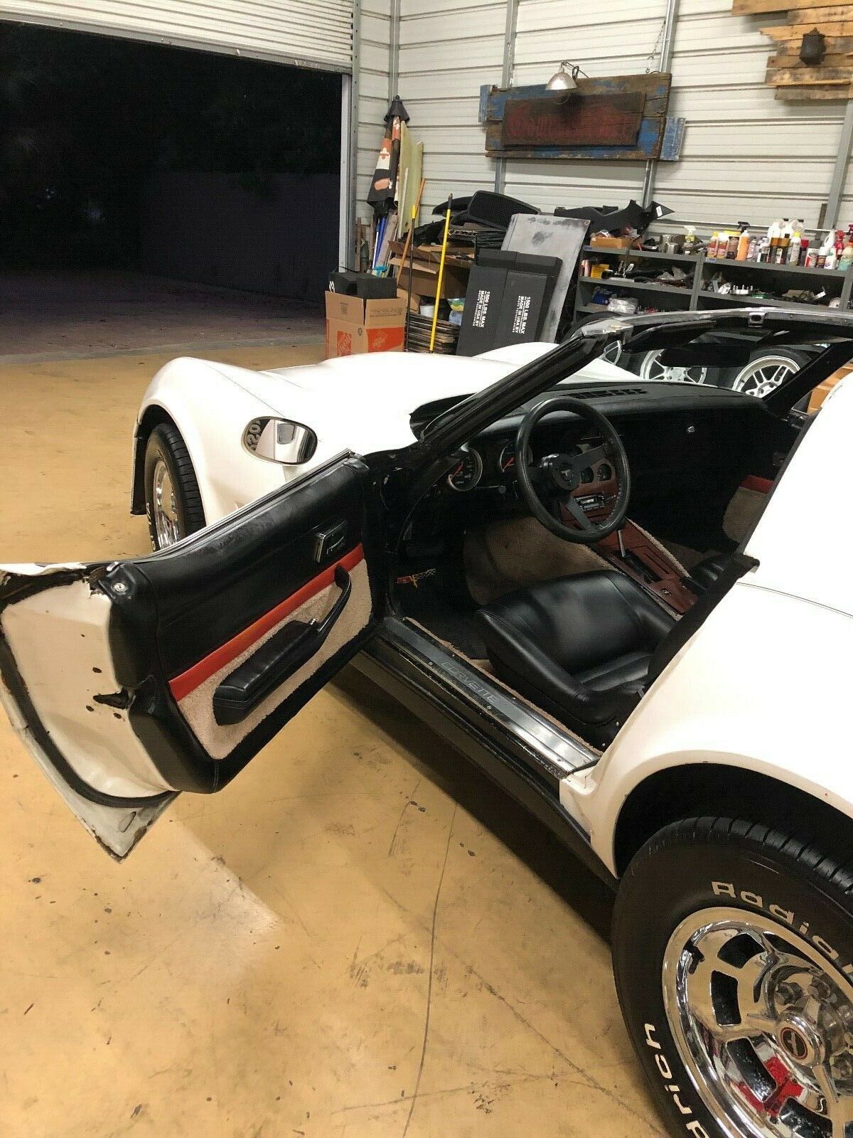 1981 Chevrolet Corvette - photo 12