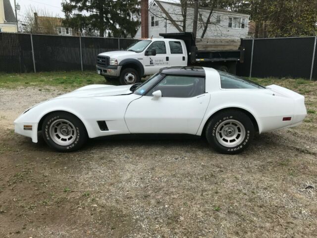 1981 Chevy Corvette Just out of 15 Year Storage Runs and Drives CHEAP LOOK 1981 Chevrolet Corvette