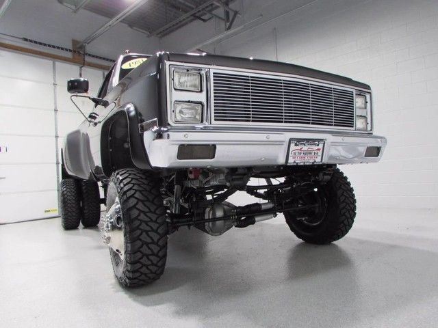 1981 Chevrolet Suburban - photo 3