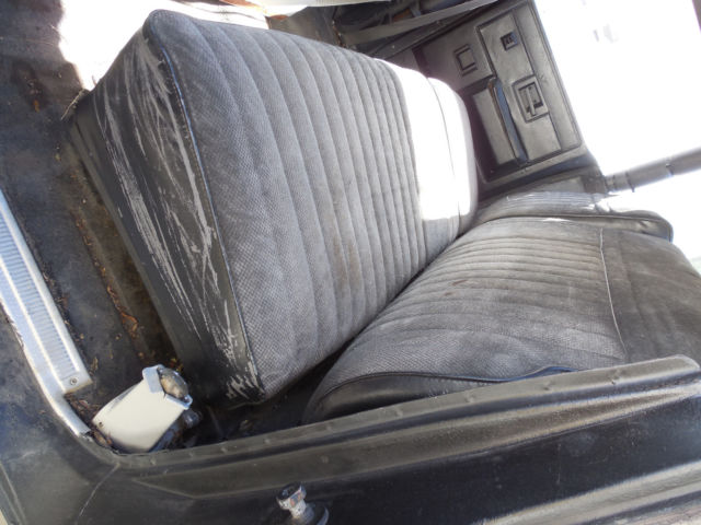 1981 Chevrolet Suburban - photo 12