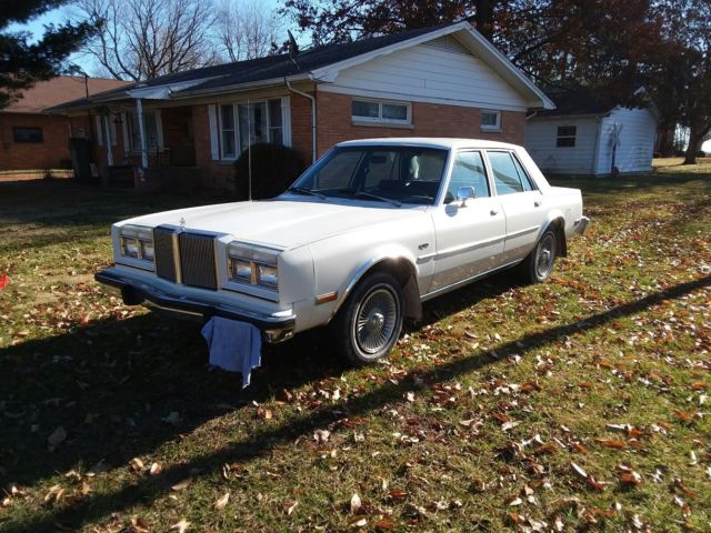 1981 Chrysler LeBaron 1981 Chrysler LeBaron salon