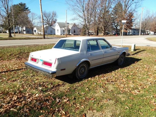 1981 Chrysler LeBaron salon - photo 6