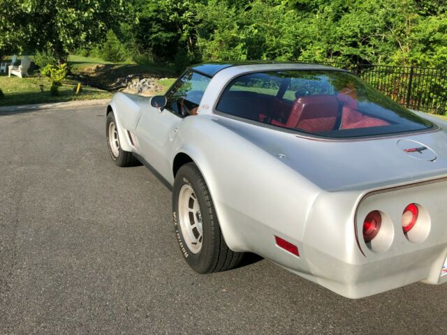 1981 Chevrolet Corvette - photo 3