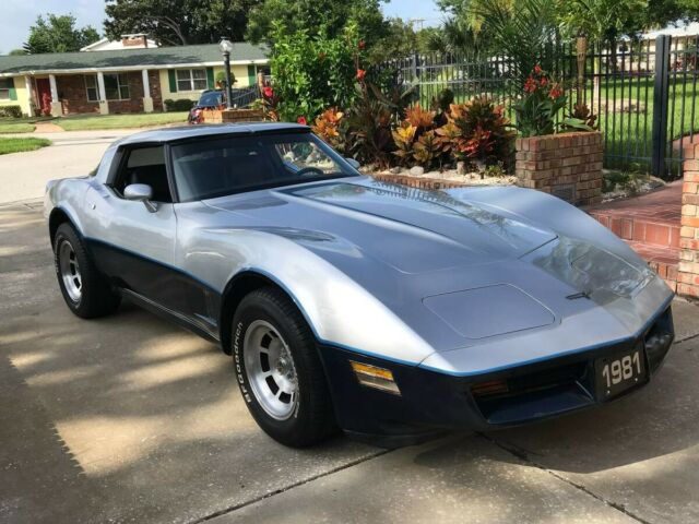 1981 Chevrolet Corvette - photo 12