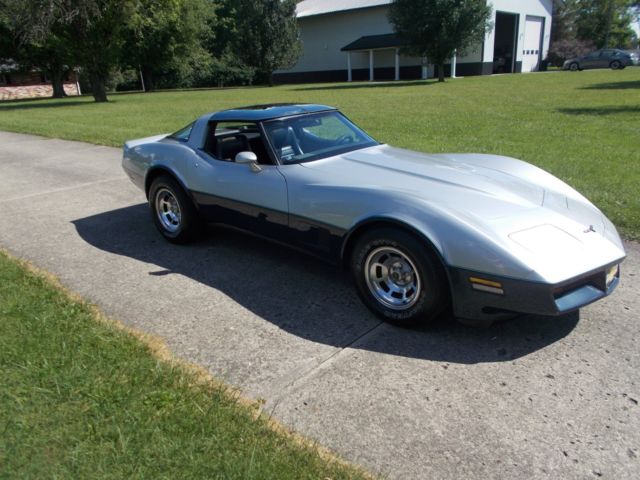1981 Chevrolet Corvette CORVETTE - photo 2