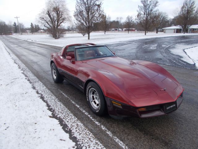 1981 Chevrolet Corvette BURGUNDY - photo 3