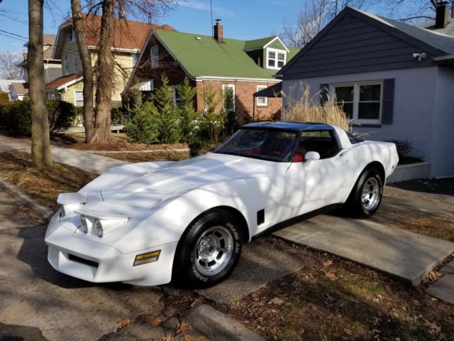 1981 CORVETTE WITH MIRROR T-TOPS, ONE FAMILY OWNED SINCE NEW. 1981 Chevrolet Corvette T-TOPS